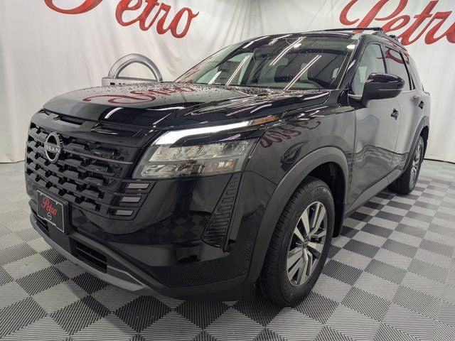2026 Nissan Pathfinder SL in Super Black — front three-quarter view